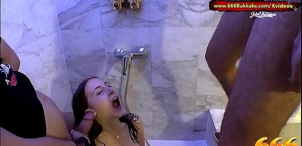  Super hot Amateur babe Lia-Louise Piss bath -  666Bukkake